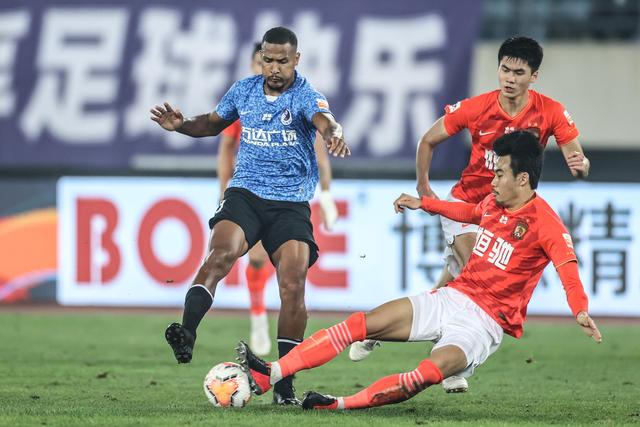 崔永熙31+10广州胜浙江 高登31分四川不敌北控