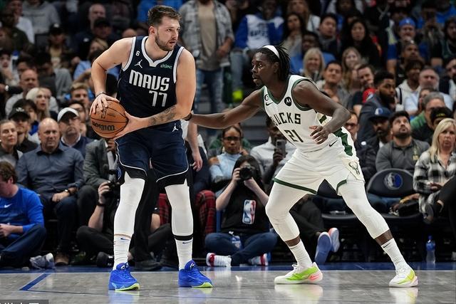 NBA年度最佳阵容：库里詹姆斯三阵 杜兰特二阵